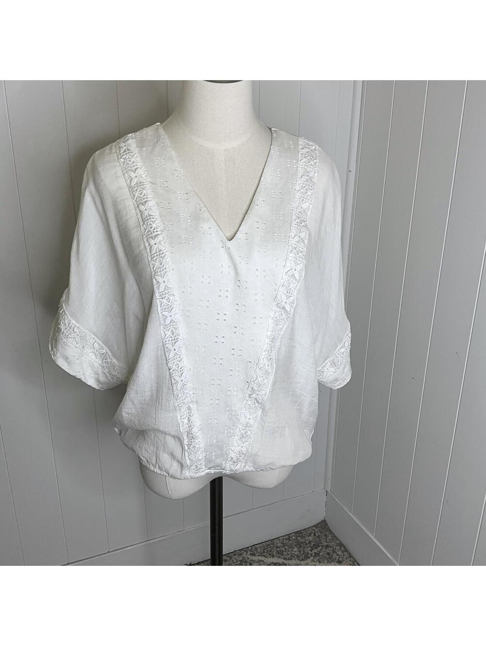 Indigo Rose Women's Size Medium White Embroidered BOHO Lace Top Shirt